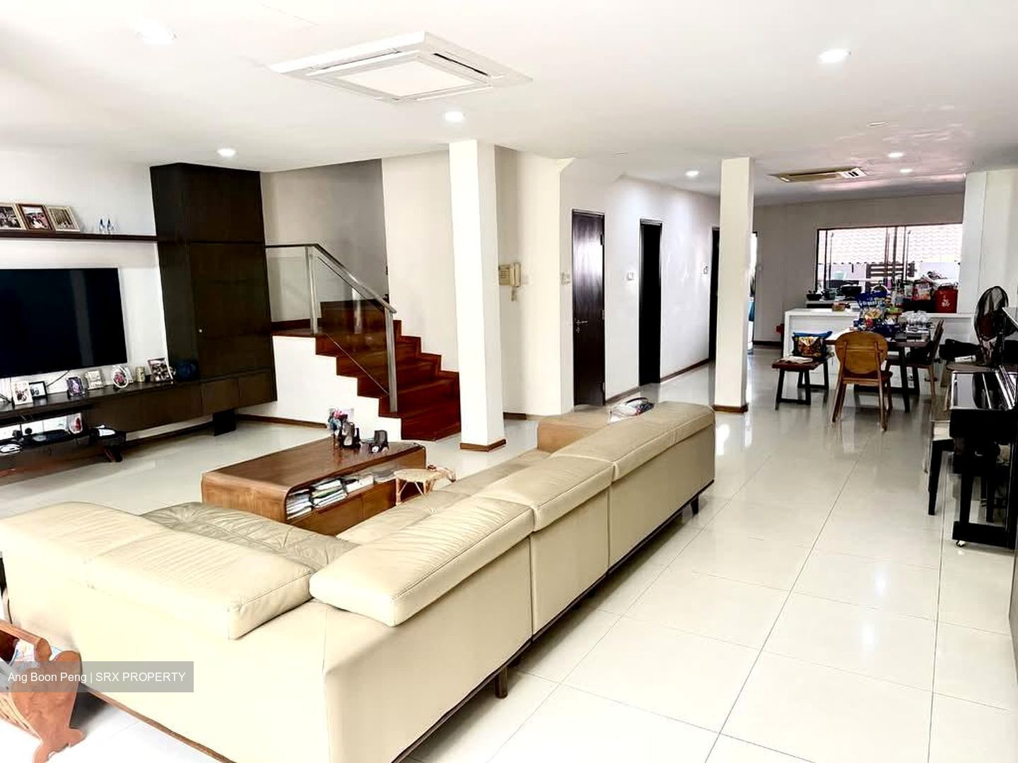 Peakview Estate (D16), Terrace #561371151